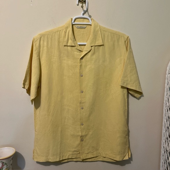 Tommy Bahama Other - Tommy Bahama Silk Shirt Men’s Large Yellow Textured Short Sleeve Camp Casual